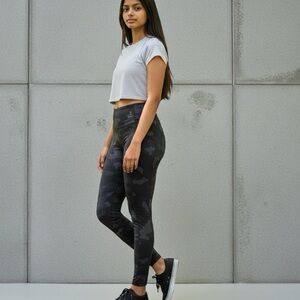 Sleek Black Camouflage Women's Jeggings